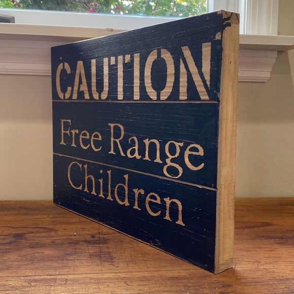 🖼️ Rustic Wood Block Art “CAUTION Free Range Children” 🪵 💫 - Picture 2 of 8